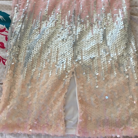 Dress - Picture 5 of 5